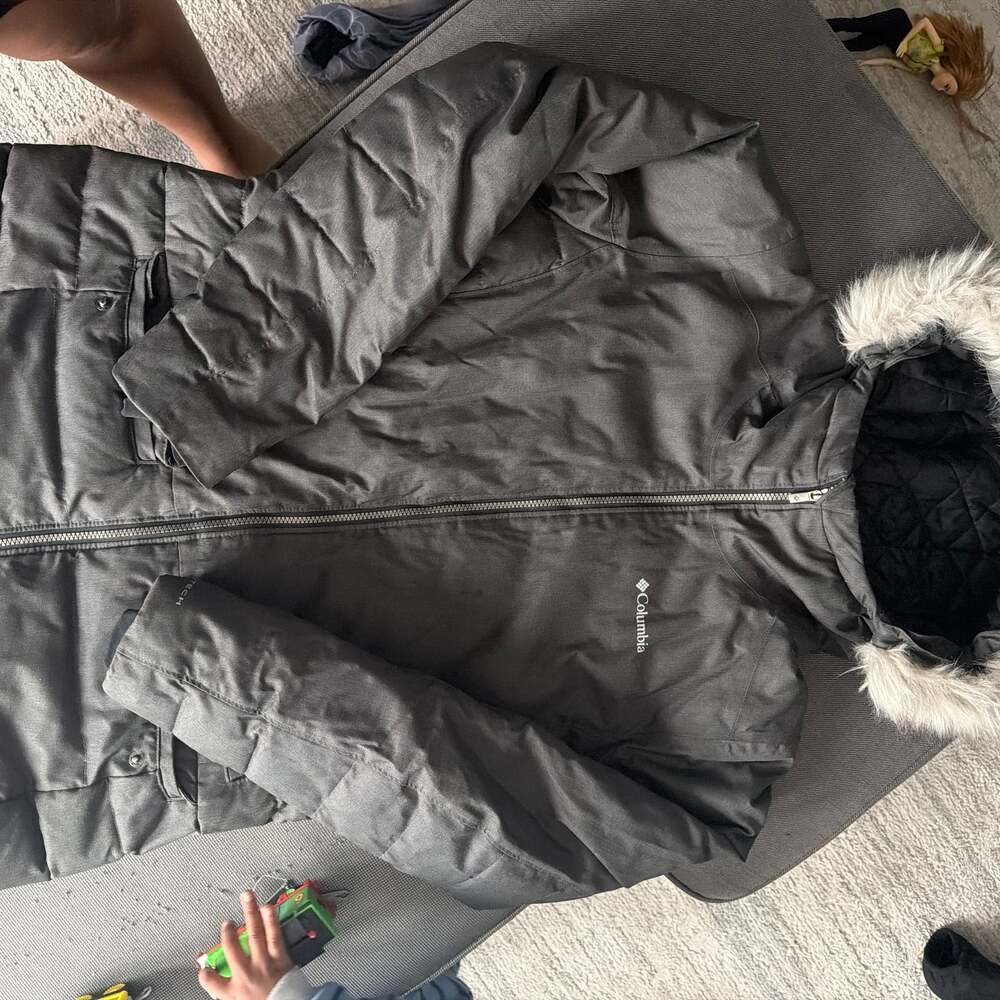 Columbia Women's Omni-Heat Suttle Mountain Mid Insulated Parka with Faux Fur Hoo